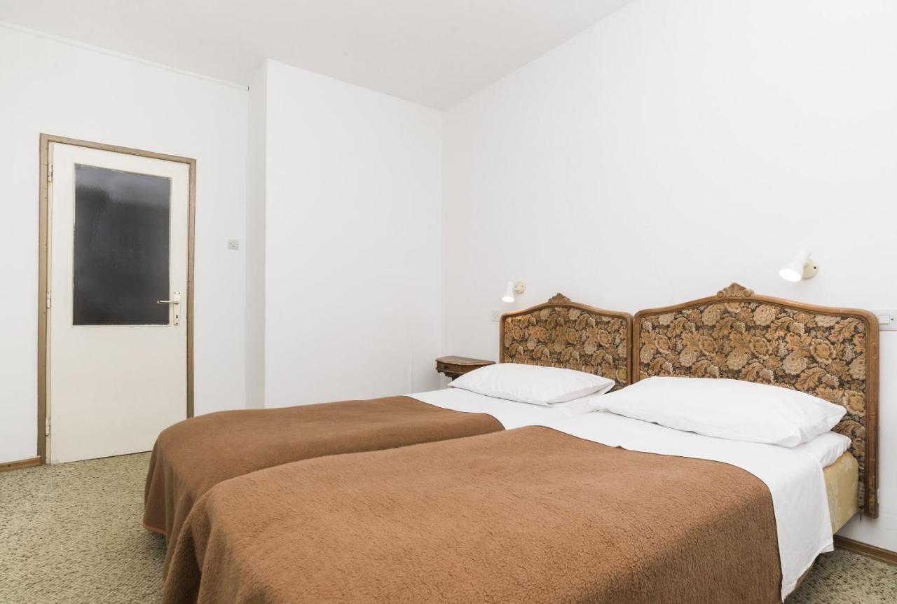 Guest House Adriatic أوماغ المظهر الخارجي الصورة