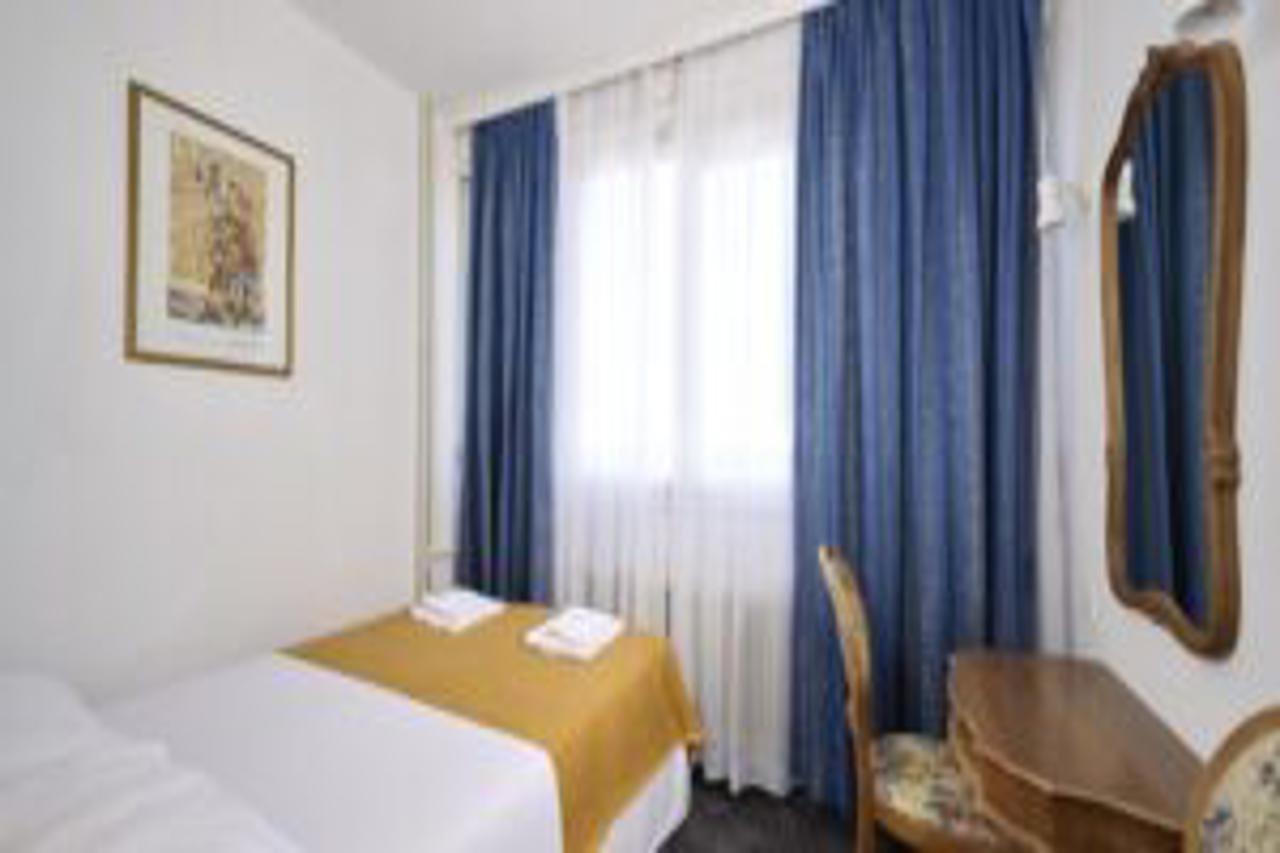 Guest House Adriatic أوماغ المظهر الخارجي الصورة