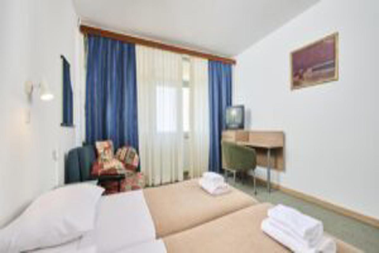 Guest House Adriatic أوماغ المظهر الخارجي الصورة