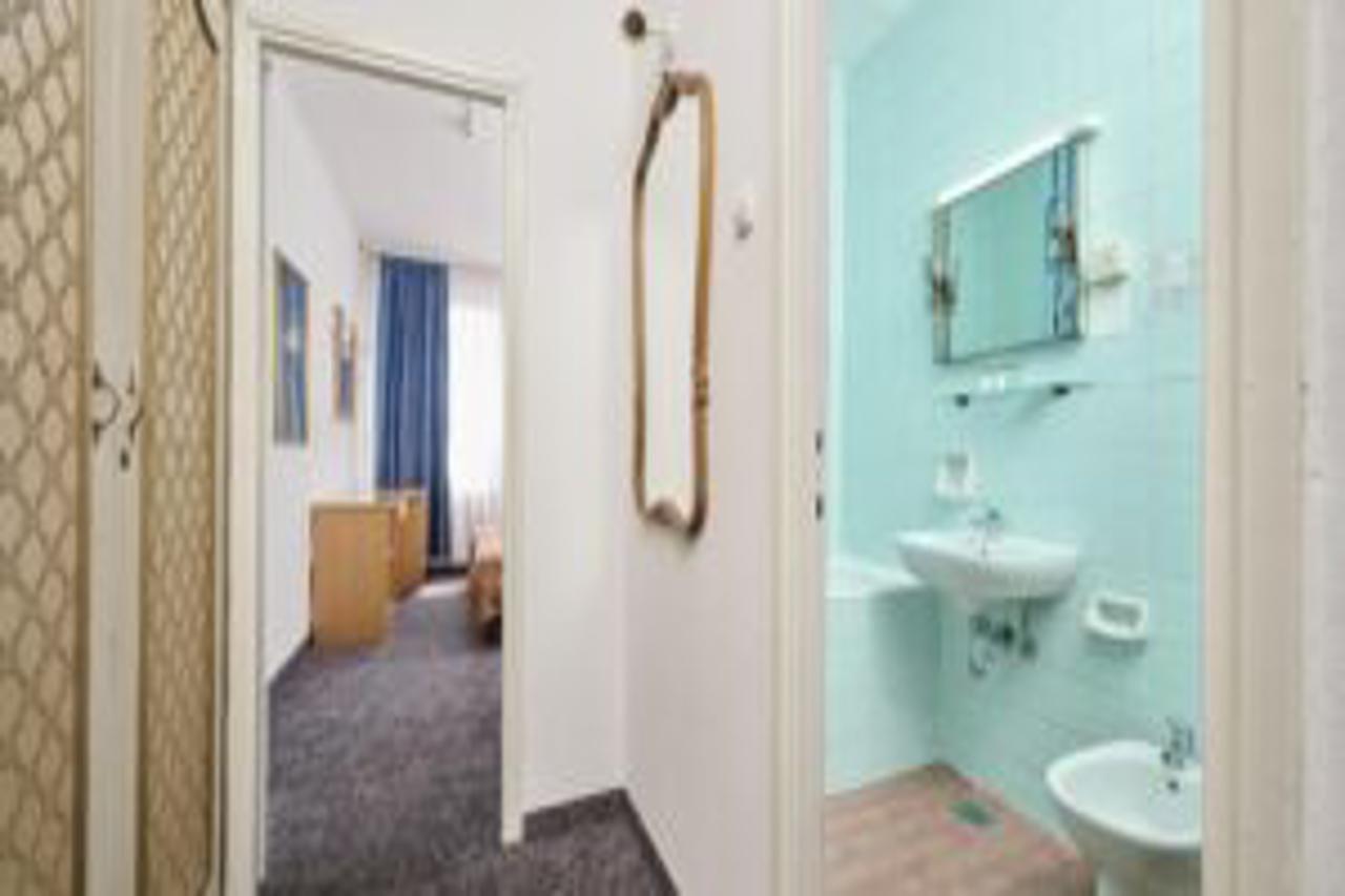 Guest House Adriatic أوماغ المظهر الخارجي الصورة